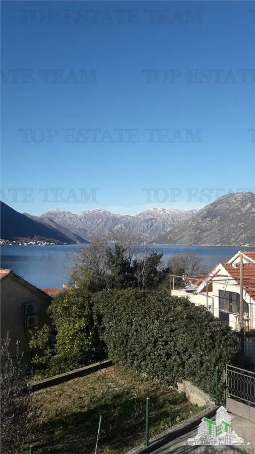 Villa for Sale in Kotor, Montenegro - foto 1