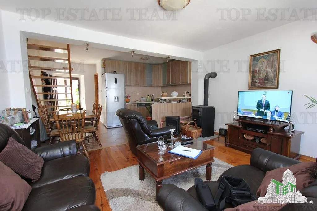 Villa for Sale in Kotor, Montenegro - foto 1