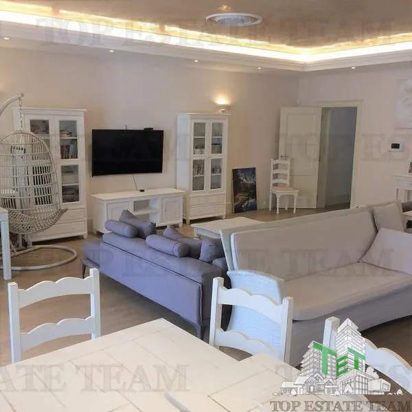 Villa for Sale in Kotor, Montenegro - foto 1