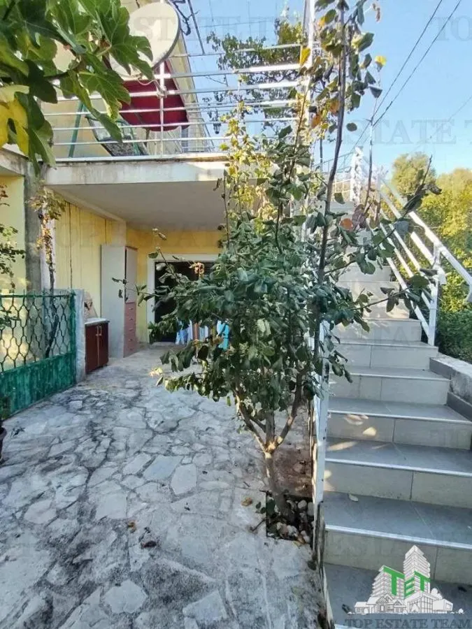 Villa for Sale in Budva, Montenegro - foto 1