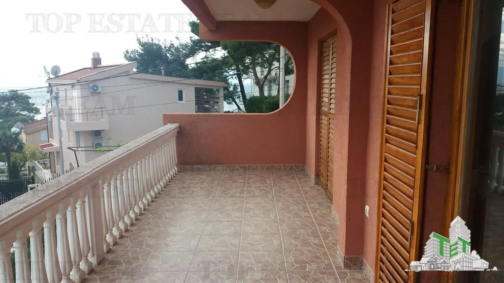 Villa for Sale in Bar, Montenegro - foto 1
