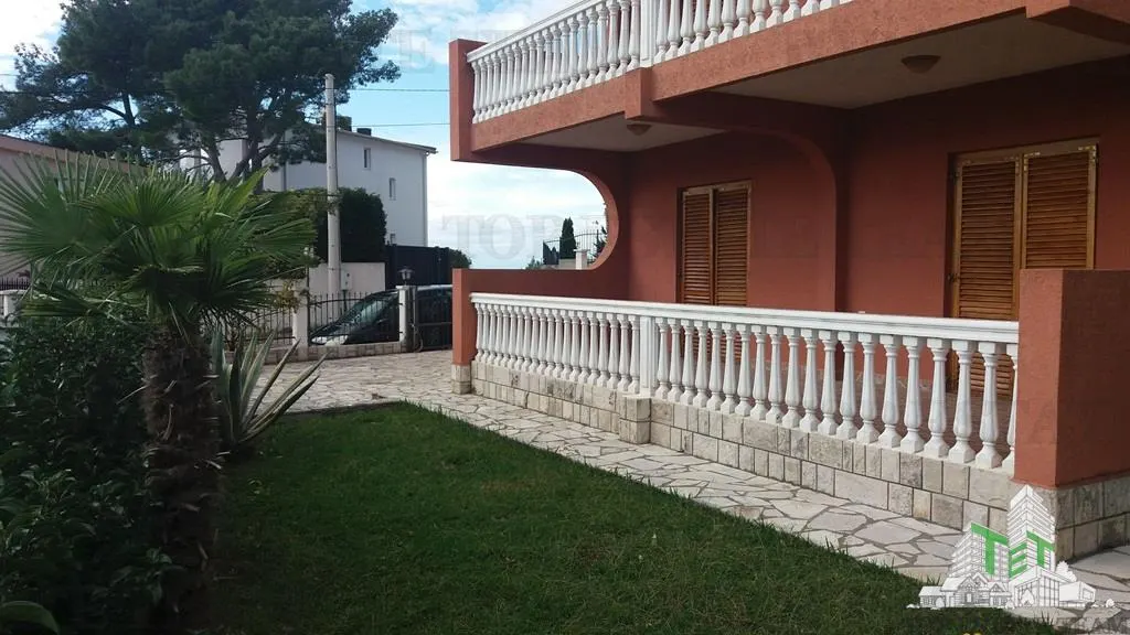Villa for Sale in Bar, Montenegro - foto 5