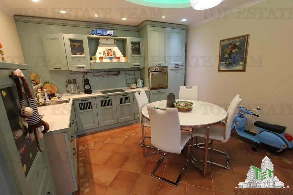 Villa for Sale in Kotor, Montenegro - foto 3