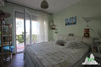 Villa for Sale in Kotor, Montenegro - foto 6