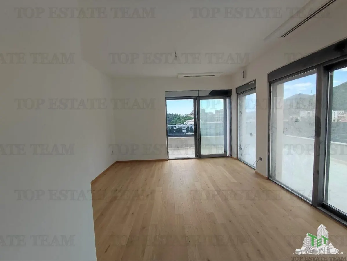 Apartment for Sale in Budva, Montenegro - foto 2