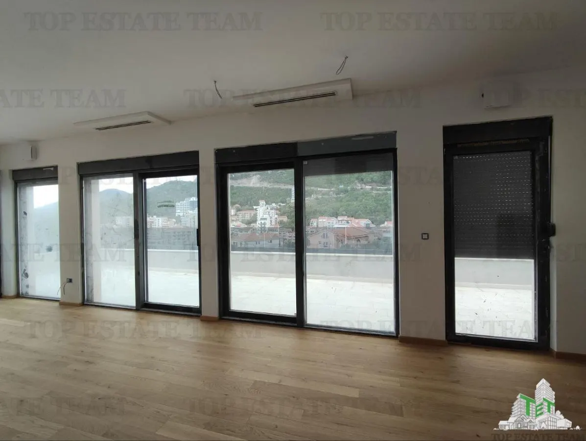 Apartment for Sale in Budva, Montenegro - foto 3