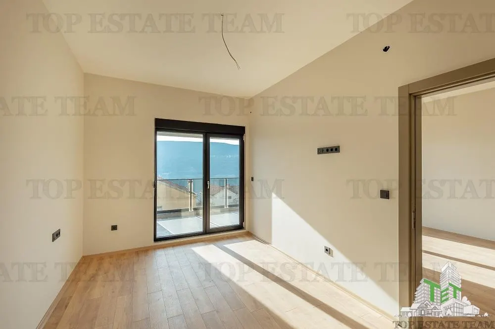 Apartment for Sale in Herceg-Novi, Montenegro - foto 17