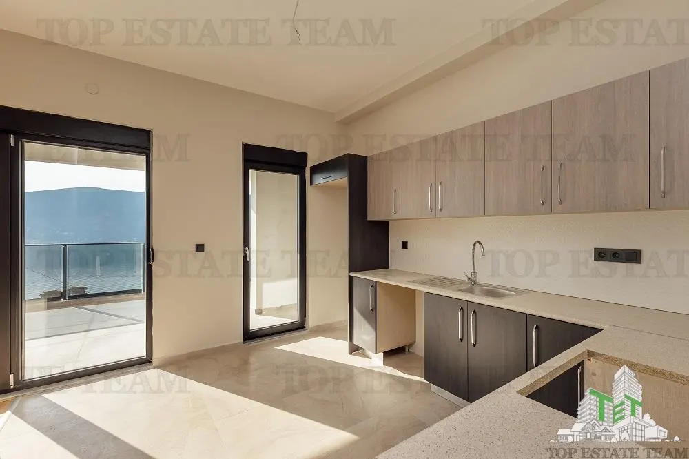 Apartment for Sale in Herceg-Novi, Montenegro - foto 19
