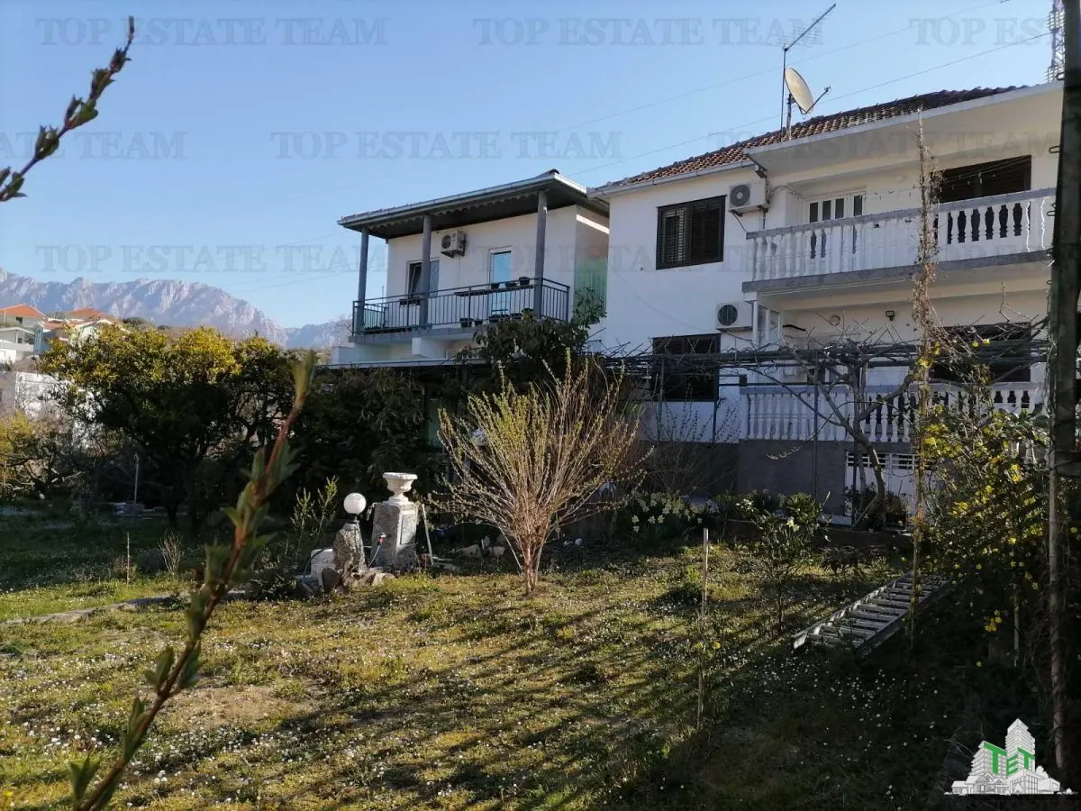 Villa for Sale in Bar, Montenegro - foto 1