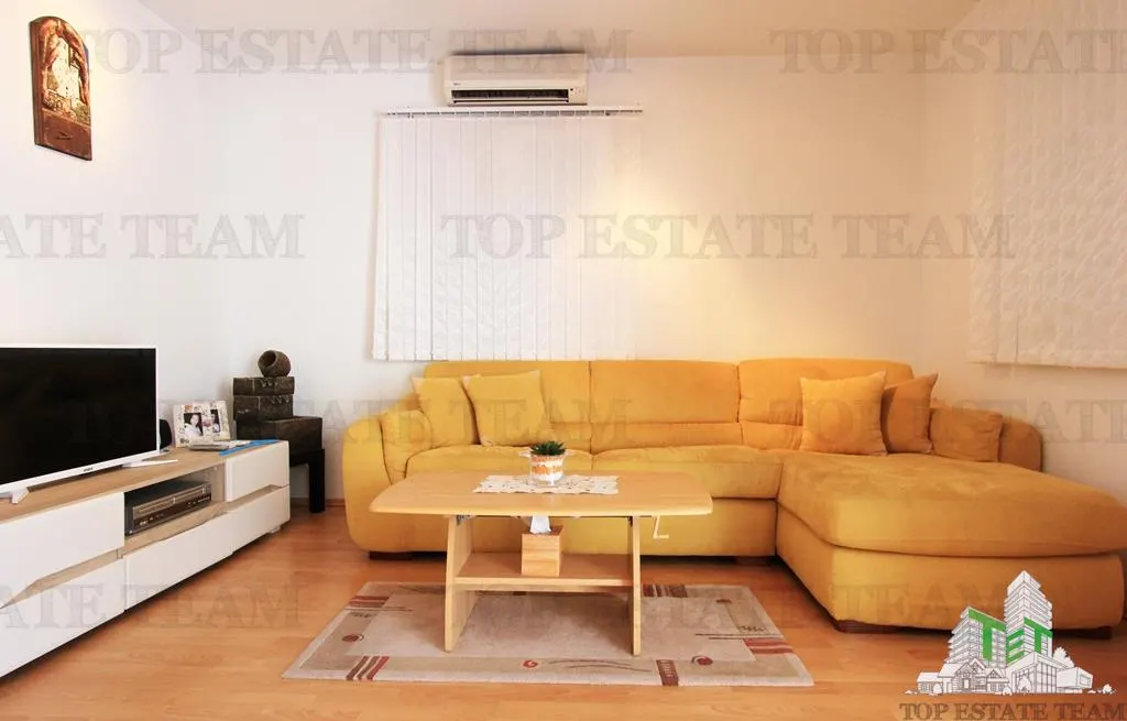 Villa for Sale in Bar, Montenegro - foto 1