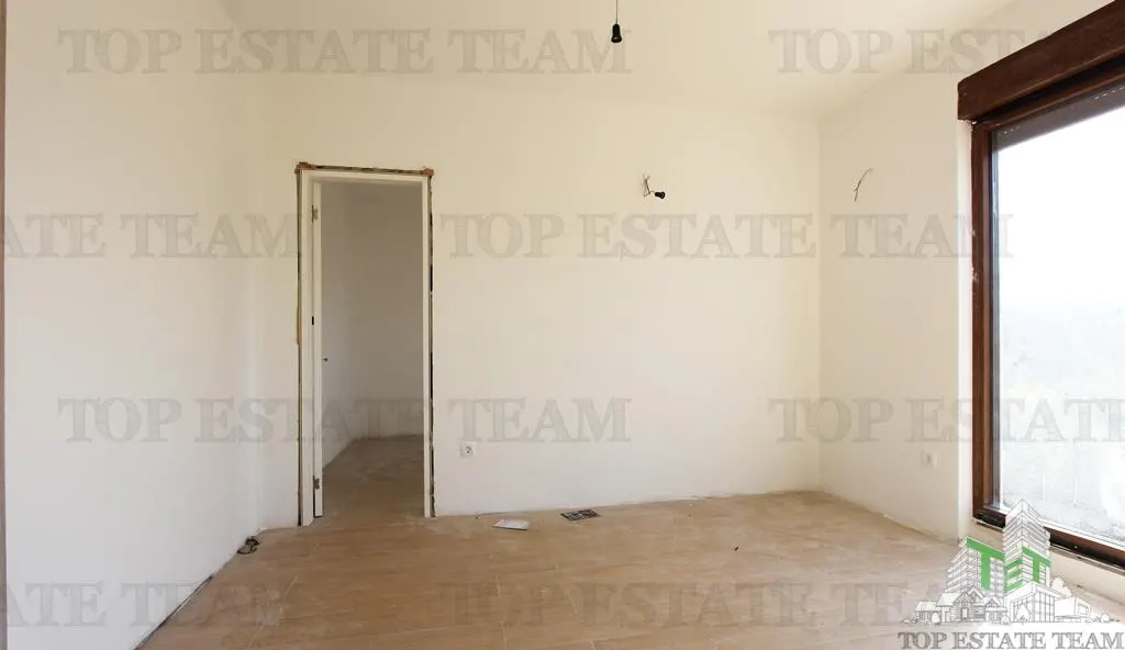 Apartment for Sale in Tivat, Montenegro - foto 3