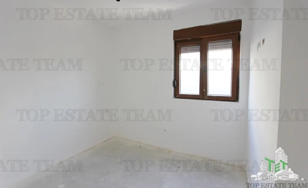 Apartment for Sale in Tivat, Montenegro - foto 5