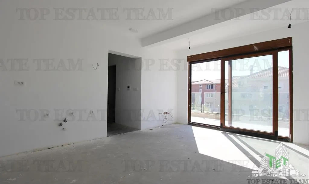Apartment for Sale in Tivat, Montenegro - foto 7