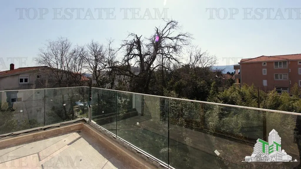 Apartment for Sale in Tivat, Montenegro - foto 10