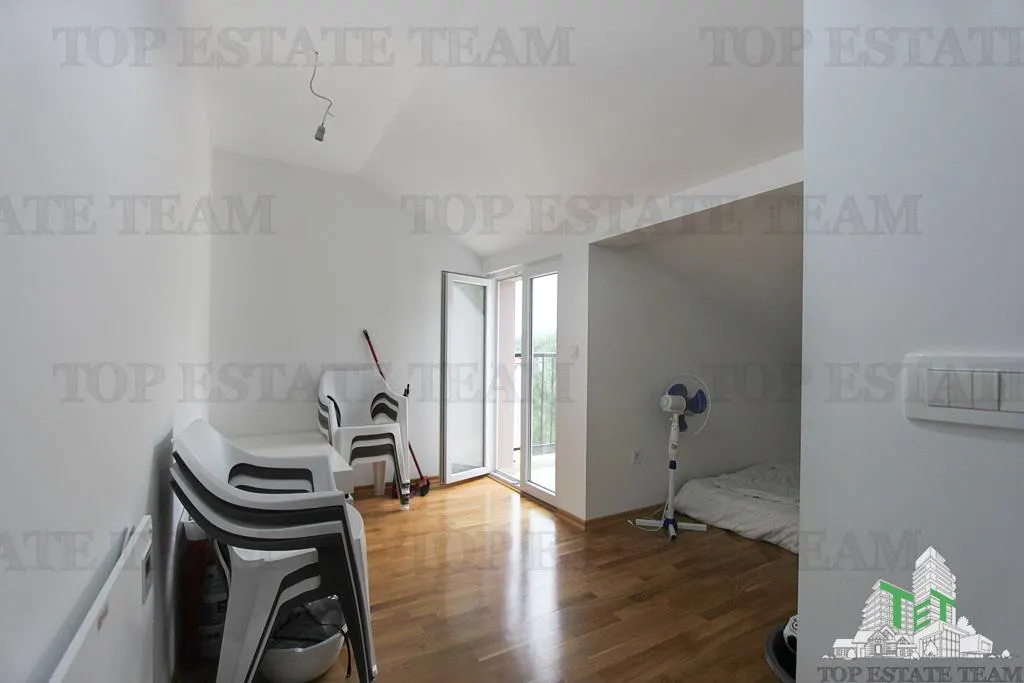 Apartment for Sale in Herceg-Novi, Montenegro - foto 9