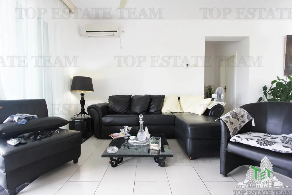 Villa for Sale in Kotor, Montenegro - foto 1