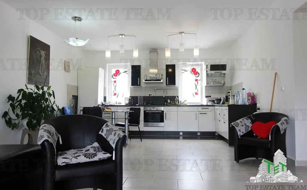 Villa for Sale in Kotor, Montenegro - foto 2