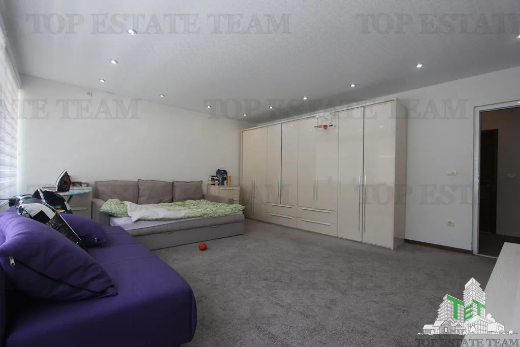 Apartment for Sale in Budva, Montenegro - foto 4
