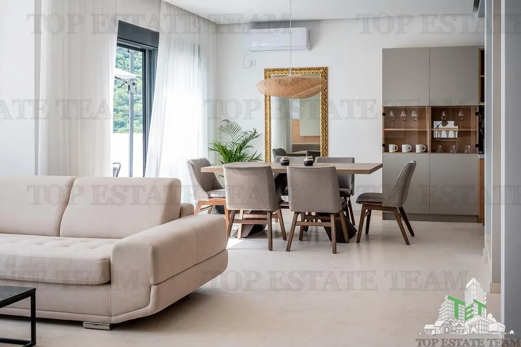 Villa for Sale in Budva, Montenegro - foto 4