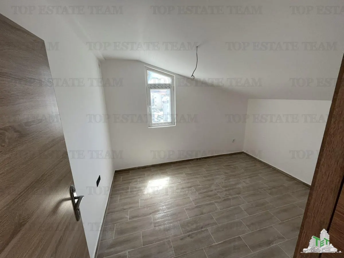 Apartment for Sale in Herceg-Novi, Montenegro - foto 1