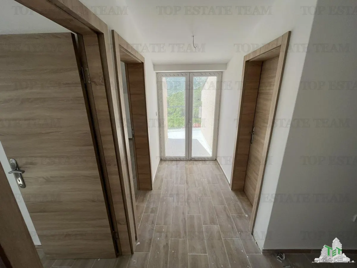 Apartment for Sale in Herceg-Novi, Montenegro - foto 2