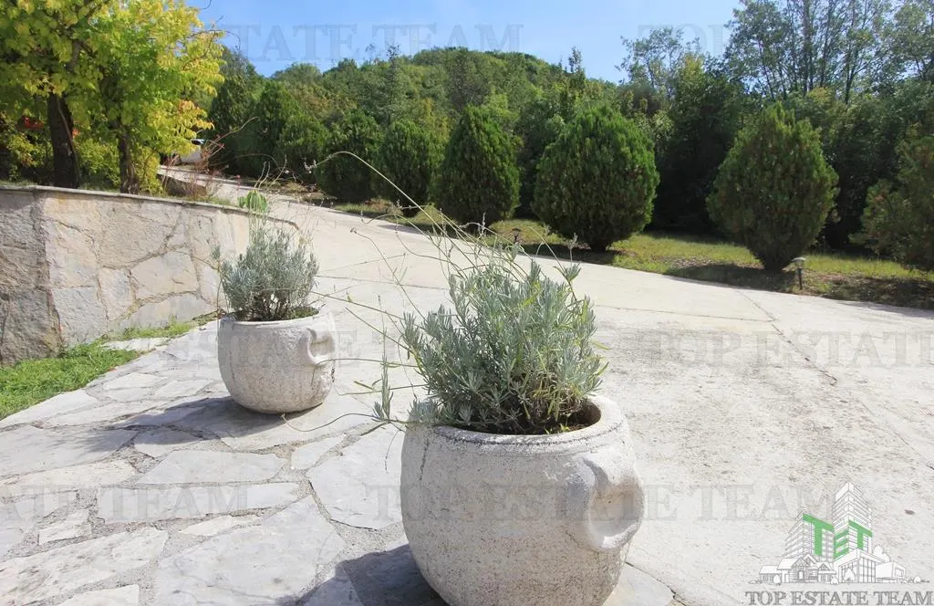Villa for Sale in Budva, Montenegro - foto 3