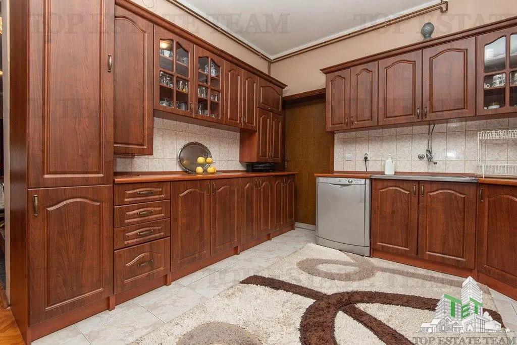 Villa for Sale in Bar, Montenegro - foto 1