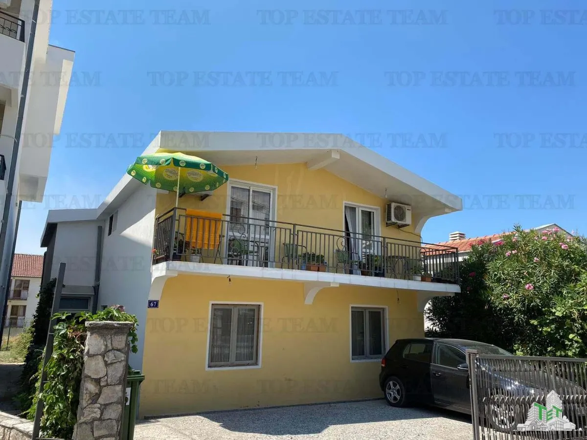 Villa for Sale in Bar, Montenegro - foto 1