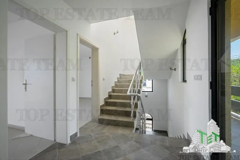 Villa for Sale in Bar, Montenegro - foto 4