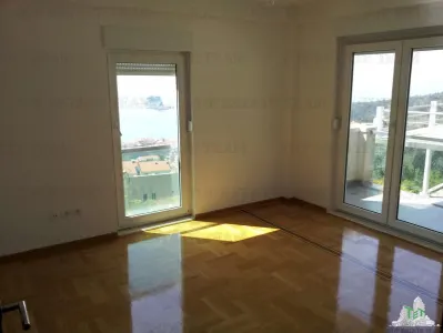 Apartment for Sale in Budva, Montenegro - foto 5