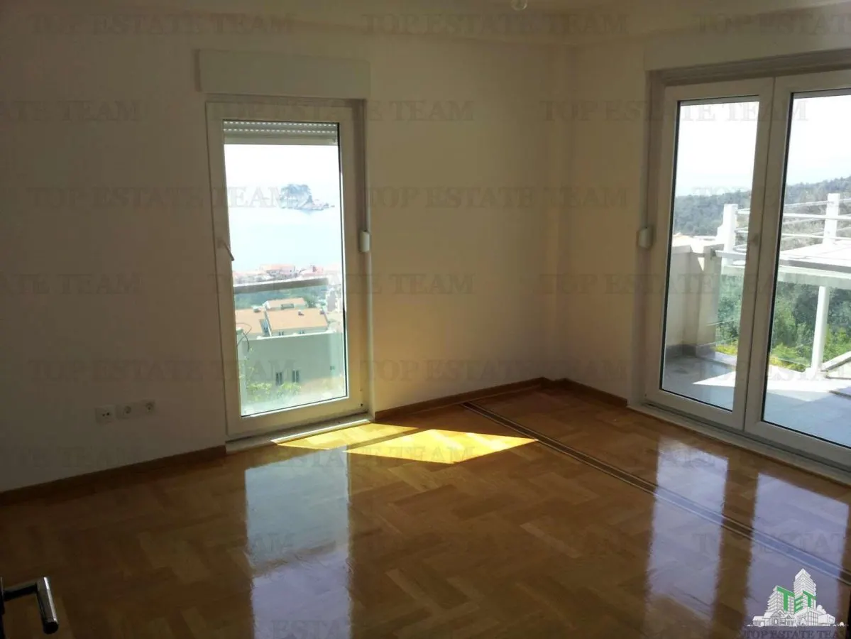 Apartment for Sale in Budva, Montenegro - foto 5