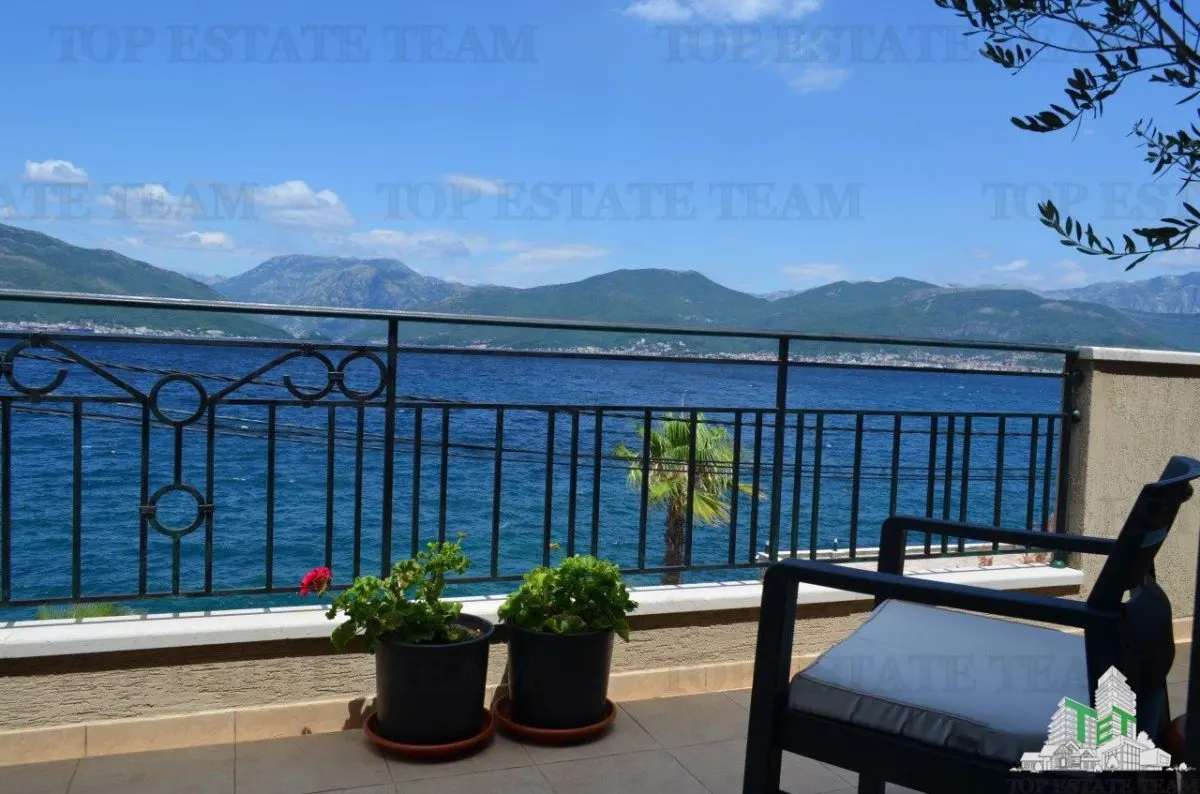 Apartment for Sale in Tivat, Montenegro - foto 2