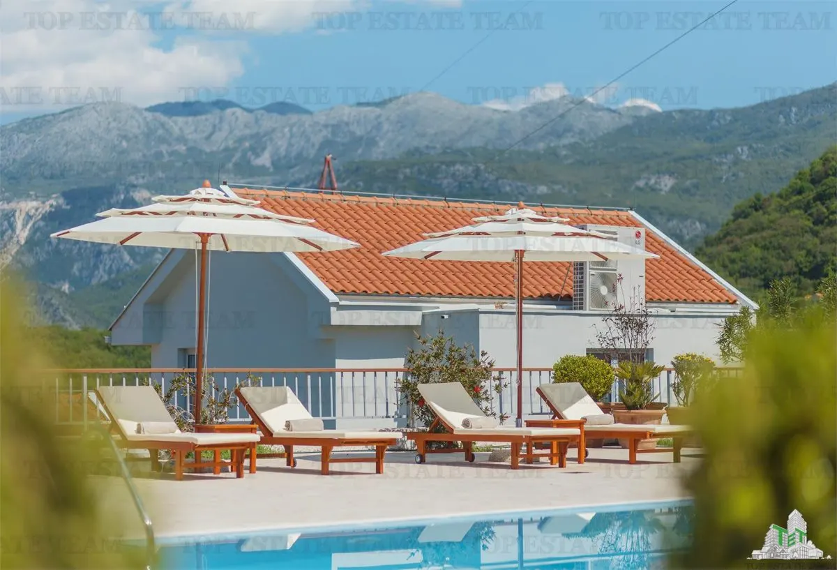 Villa for Sale in Budva, Montenegro - foto 2