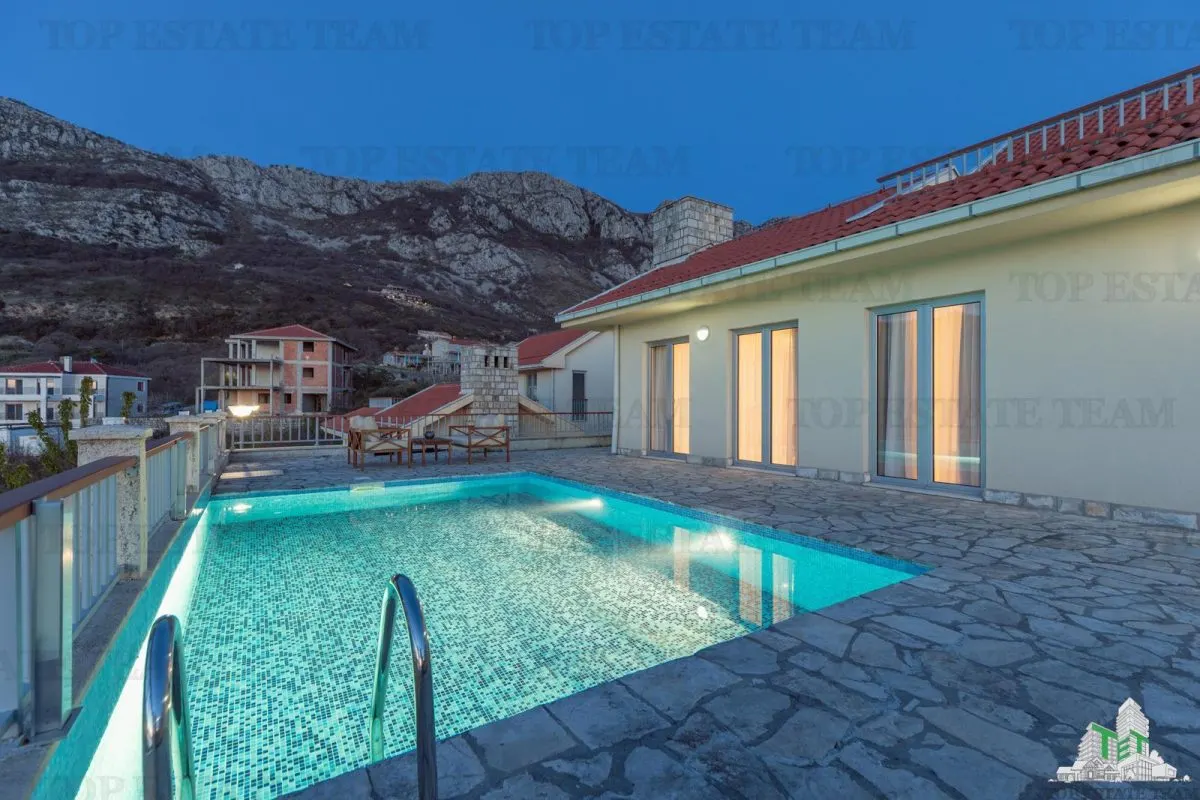 Villa for Sale in Budva, Montenegro - foto 3