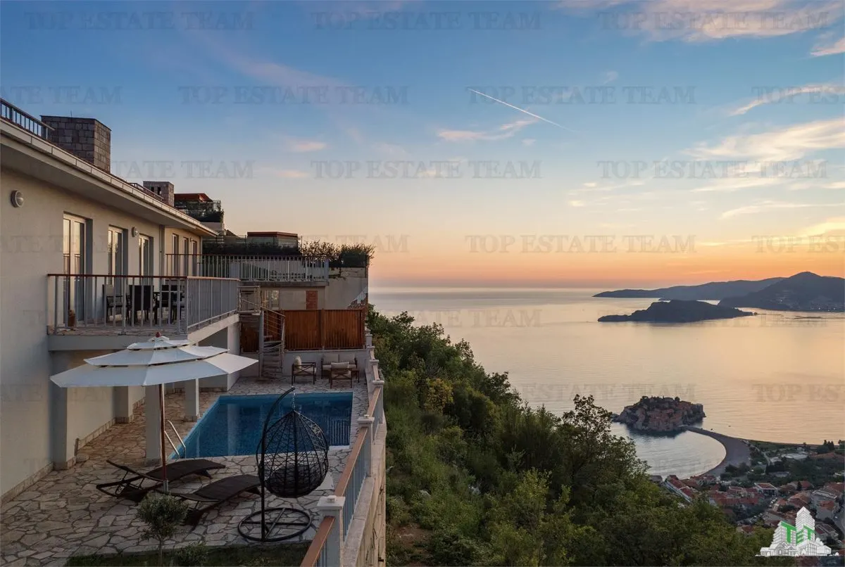 Villa for Sale in Budva, Montenegro - foto 4
