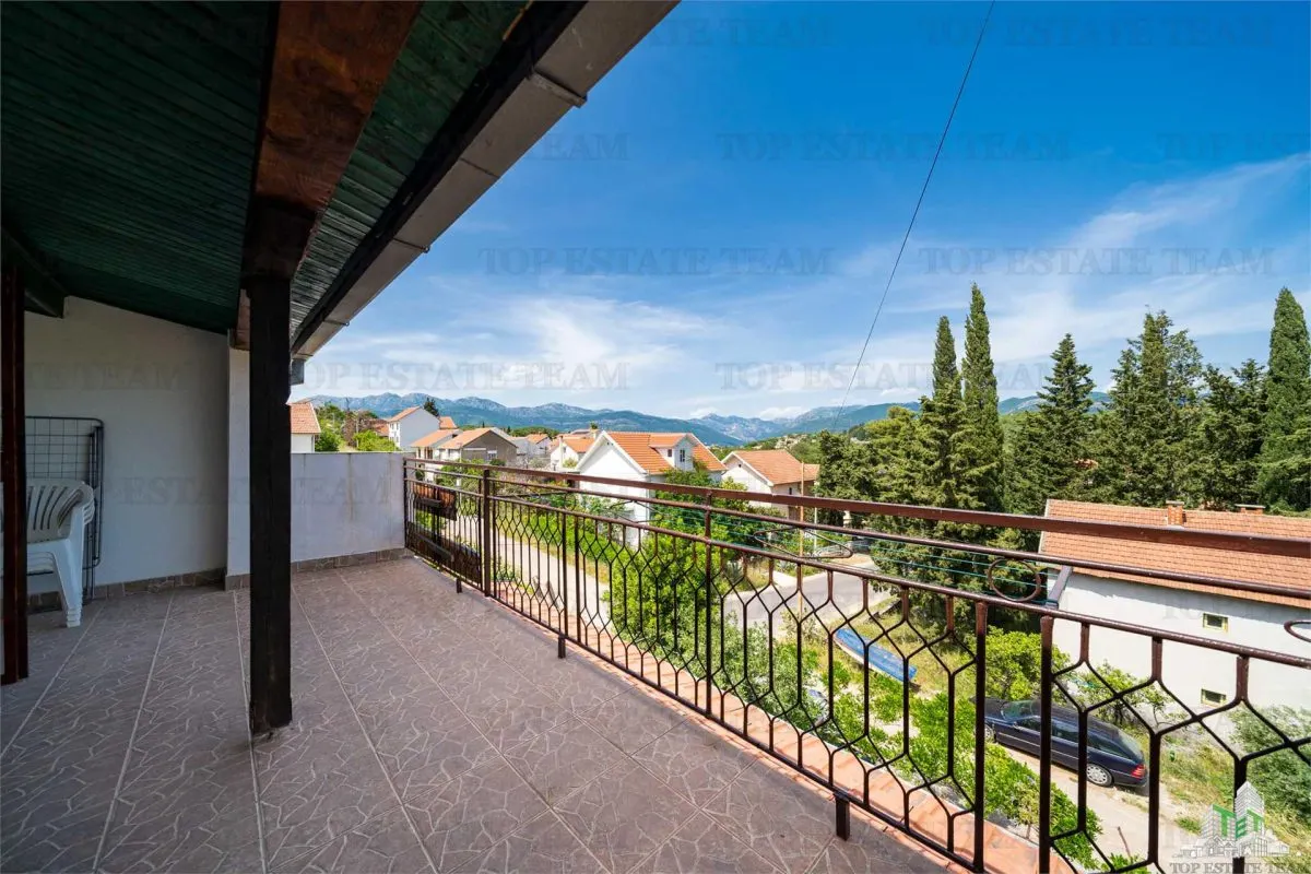 Villa for Sale in Tivat, Montenegro - foto 4