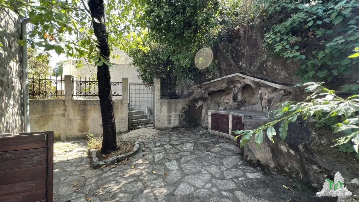Apartment for Sale in Tivat, Montenegro - foto 3