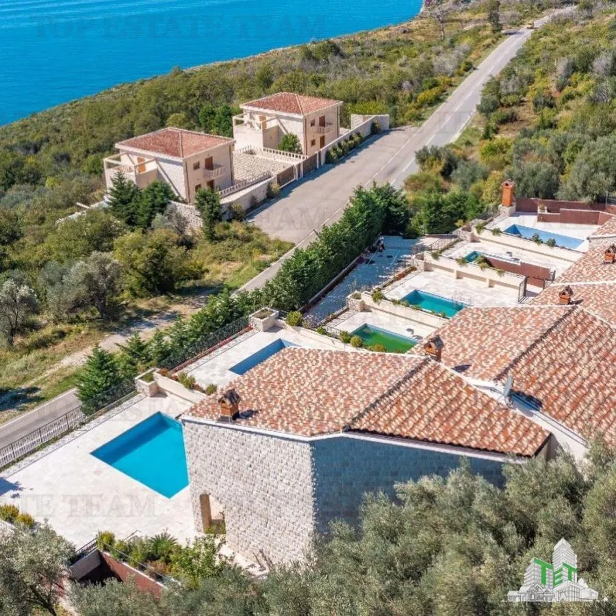Villa for Sale in Budva, Montenegro - foto 2
