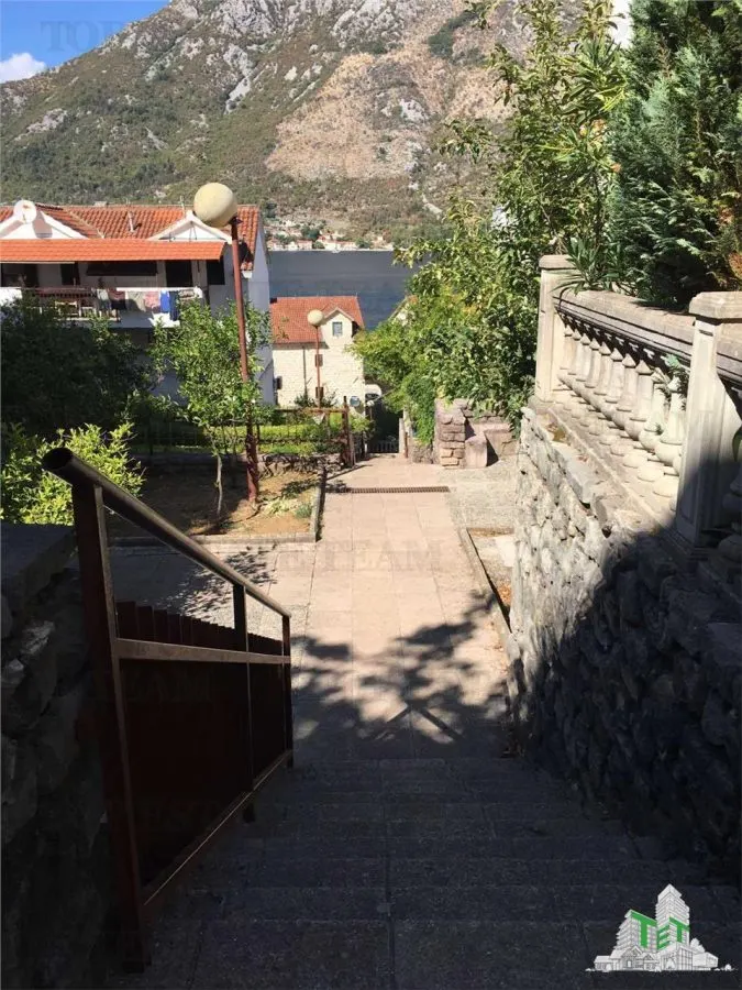 Apartment for Sale in Kotor, Montenegro - foto 2