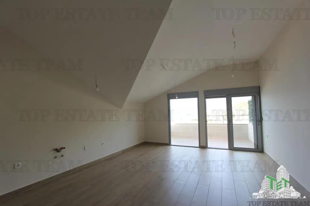 Apartment for Sale in Tivat, Montenegro - foto 3