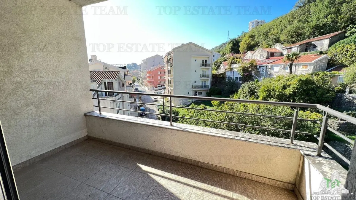 Apartment for Sale in Budva, Montenegro - foto 5