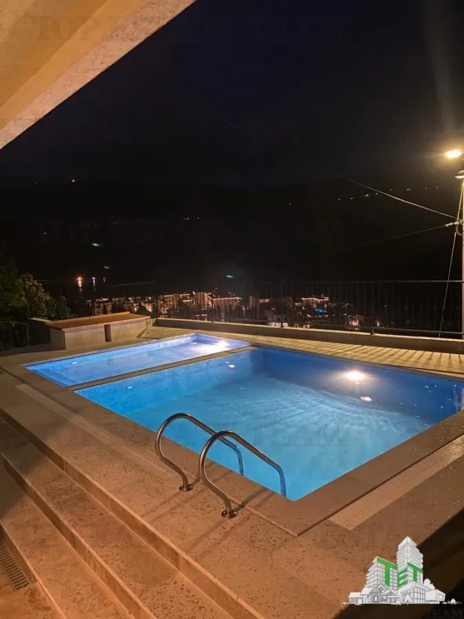 Villa for Sale in Herceg-Novi, Montenegro - foto 4