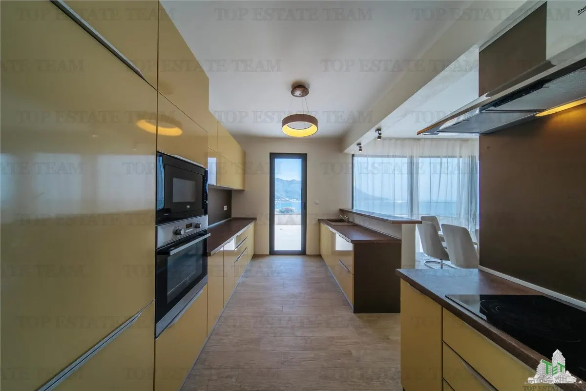 Apartment for Sale in Budva, Montenegro - foto 6
