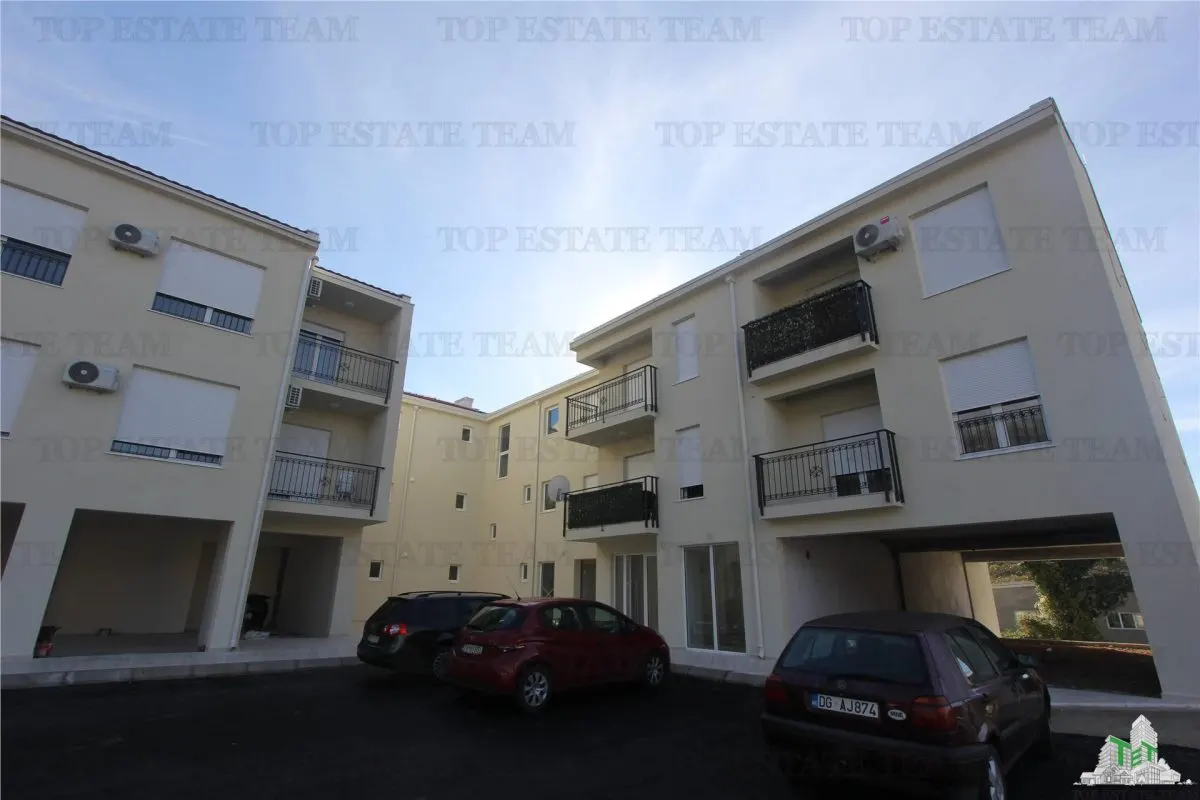 Apartment for Sale in Tivat, Montenegro - foto 1