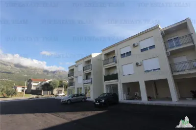 Apartment for Sale in Tivat, Montenegro - foto 11