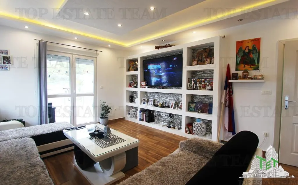 Villa for Sale in Bar, Montenegro - foto 1