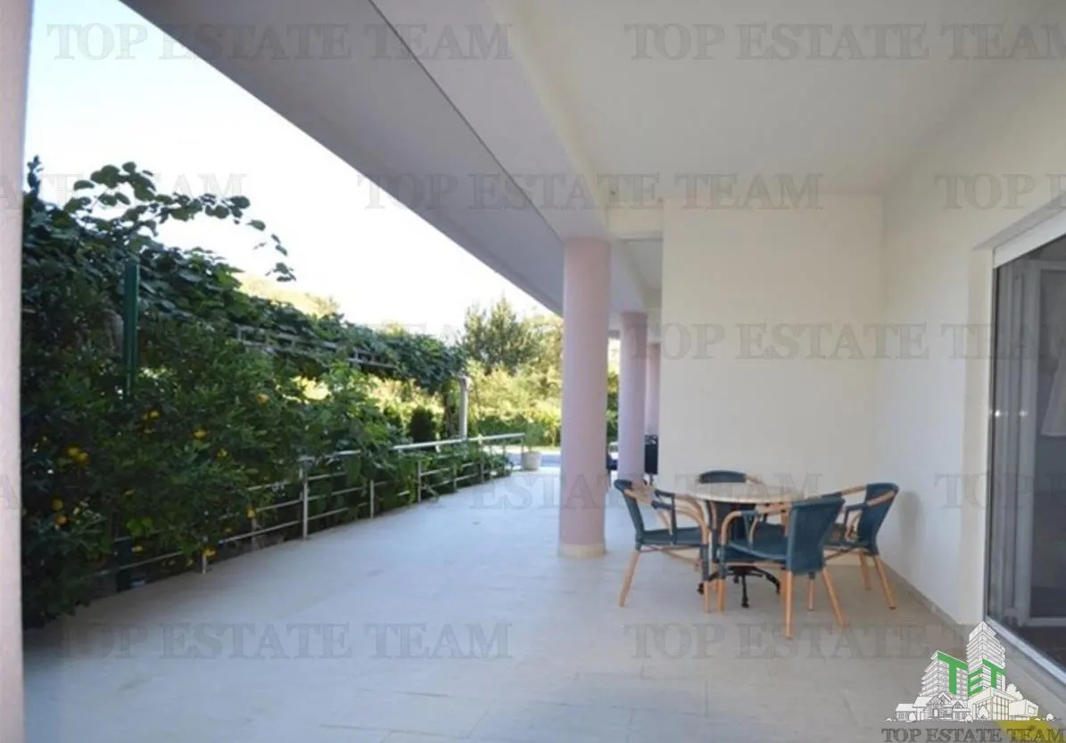 Villa for Sale in Herceg-Novi, Montenegro - foto 9
