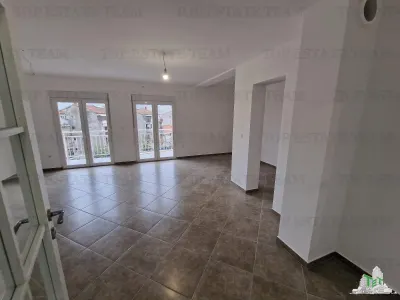 Apartment for Sale in Herceg-Novi, Montenegro - foto 2