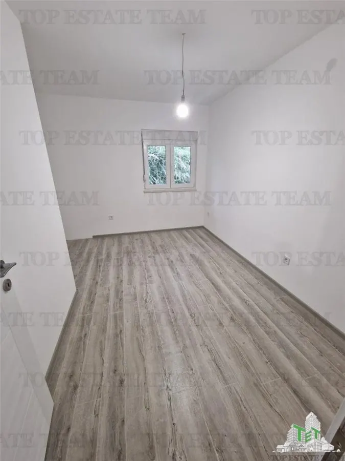Apartment for Sale in Herceg-Novi, Montenegro - foto 5