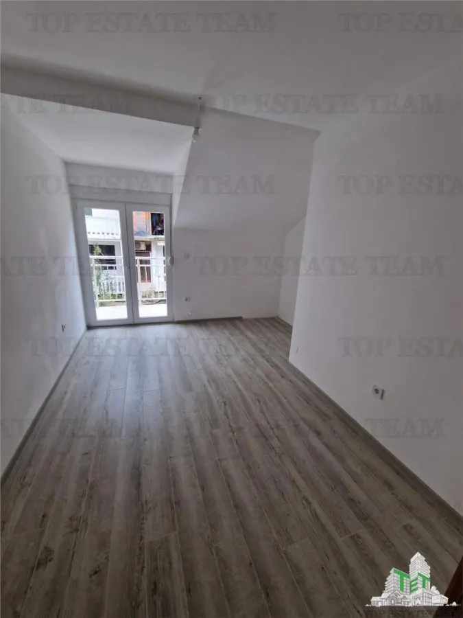 Apartment for Sale in Herceg-Novi, Montenegro - foto 4